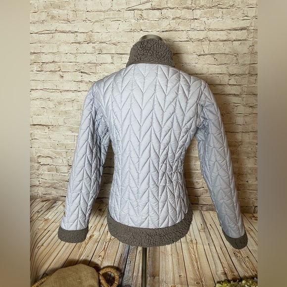 Patagonia chevron quilted full zip jacket - Picture 2 of 10